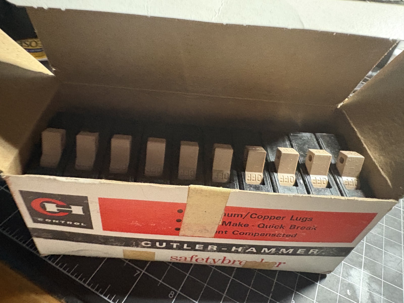 Lot of 10 Eaton Cutler Hammer CH120 CHF120 20 Amp 1 Pole Type CH Circuit Breaker