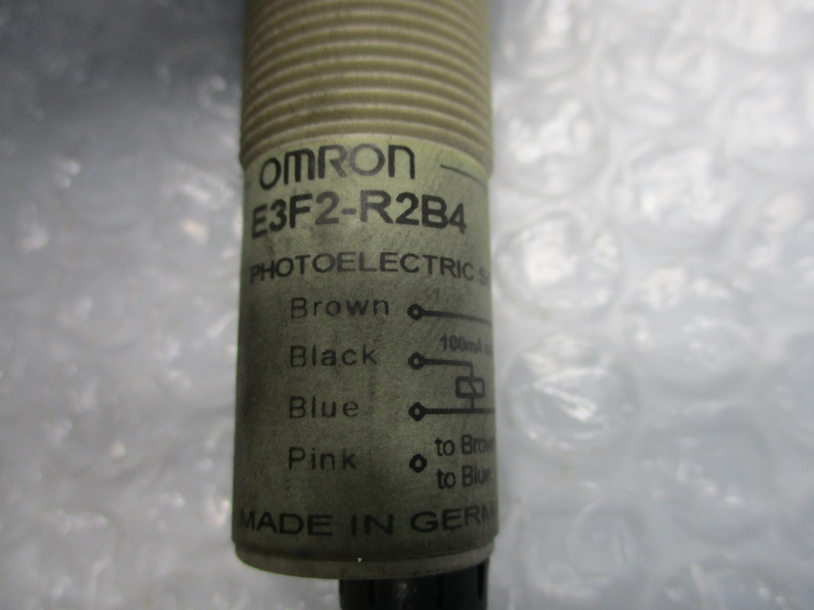 OMRON E3F2-R2B4 SENSOR NSNP