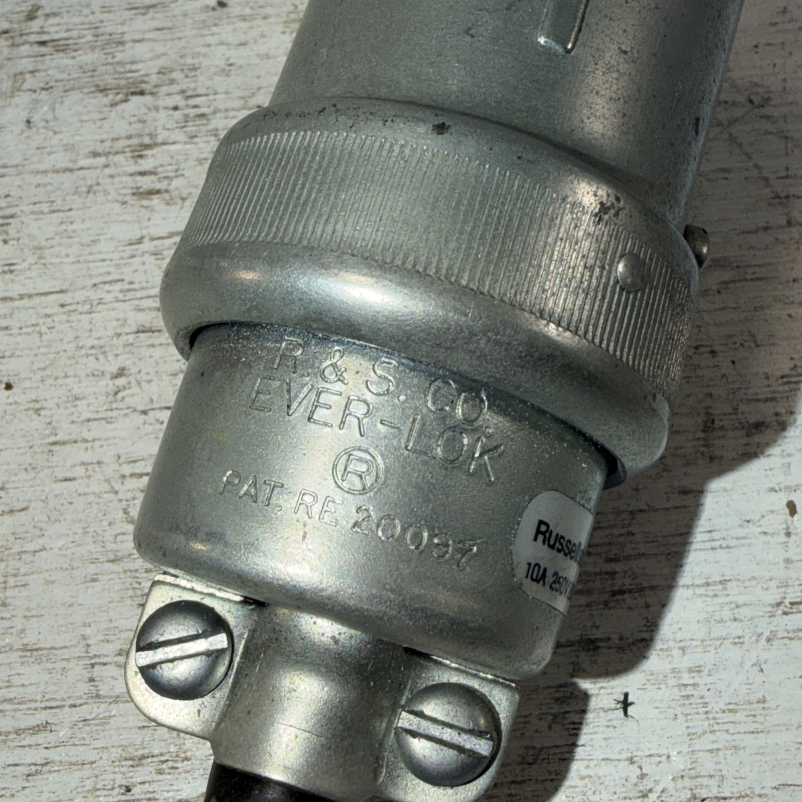 NOS Russellstoll Ever-Lok Thomas & Betts Ever-Lok Locking Electrical Plug 8018