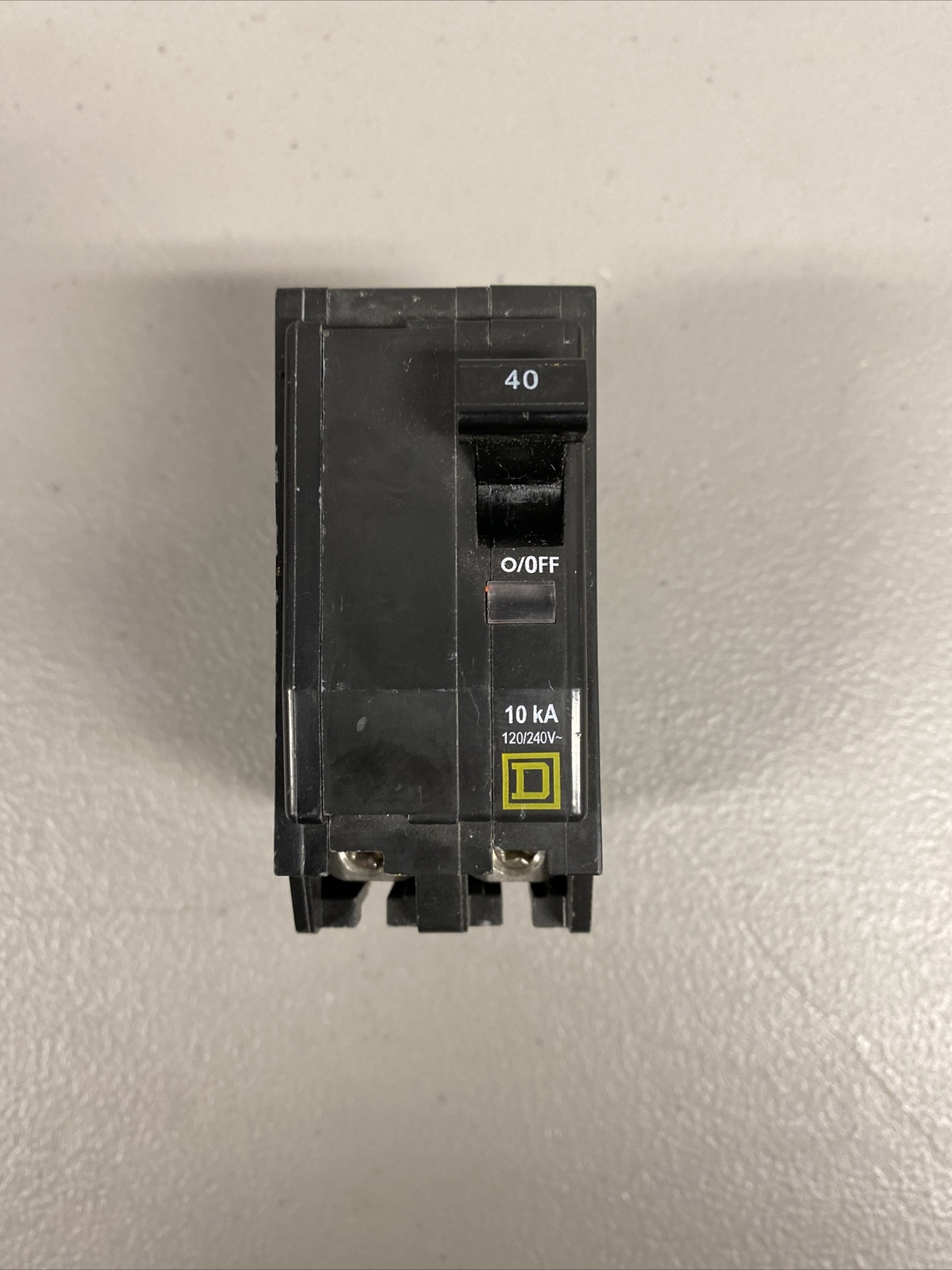 Square D QO240 2 Pole 40 Amp 120/240V Type QO Plug In Yellow Circuit Breaker
