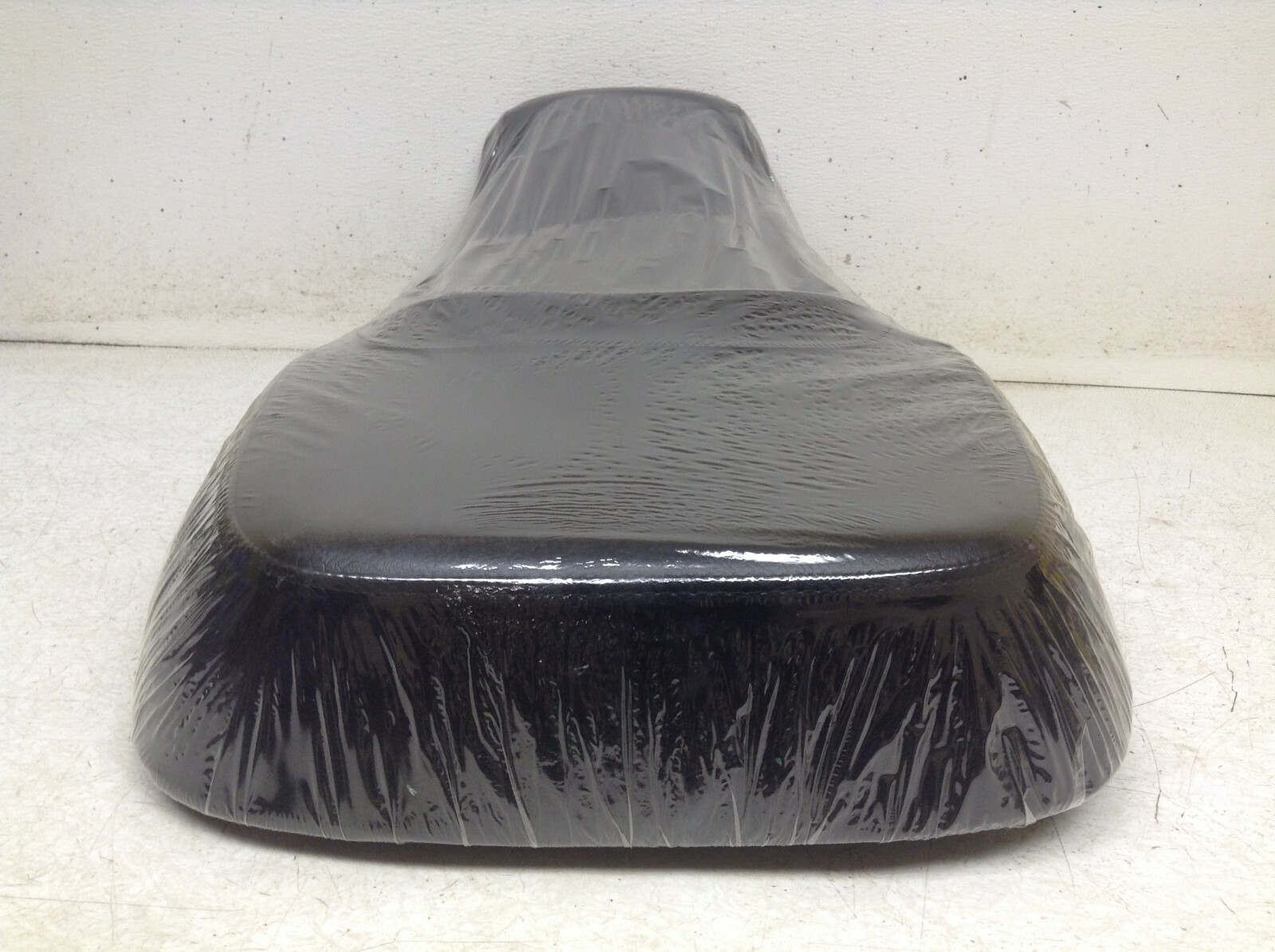 TGB 512321BL Seat Set Black Blade 425 New (TSC)