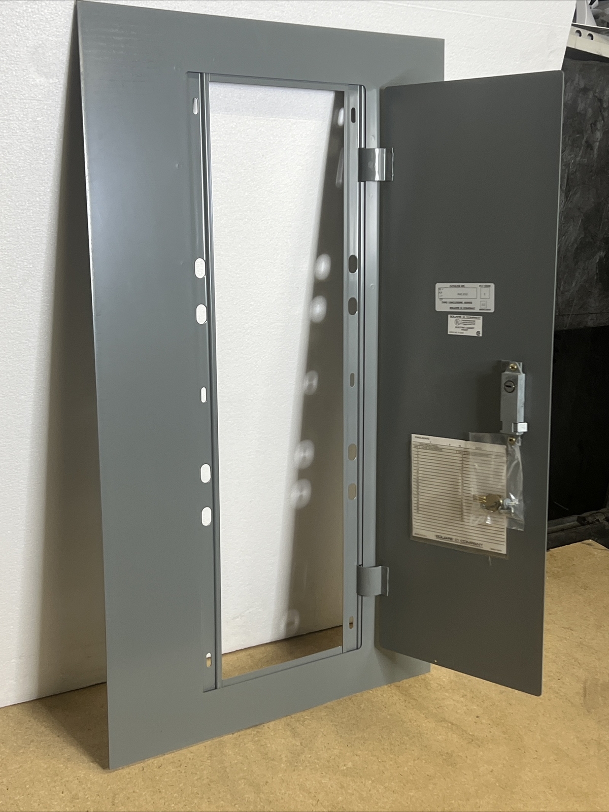 Square D MHC35S Type1 Enclosure Breaker Box NQOD Panelboard Cover Door 35″ x 20″