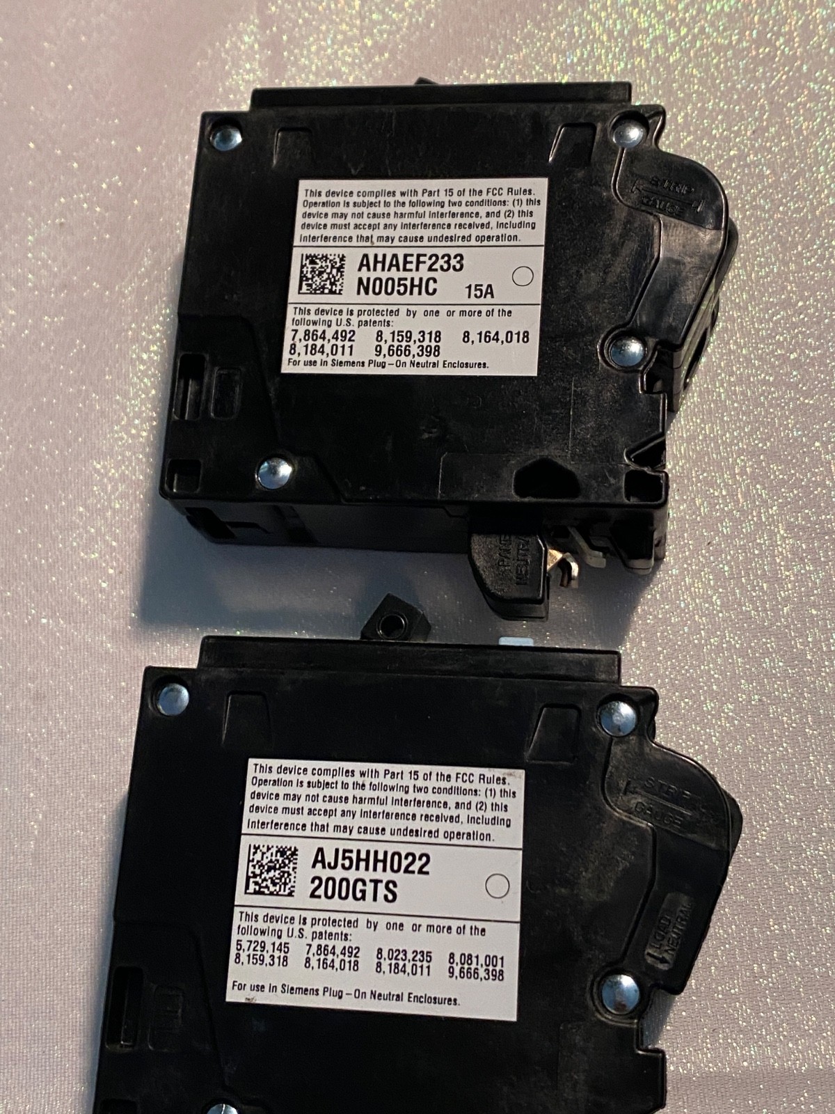 ( lot of 2 ) SIEMENS QA115AFCN 15A 15A AFCI PLUG ON NEUTRAL NO PIGTAIL WIRE NEW