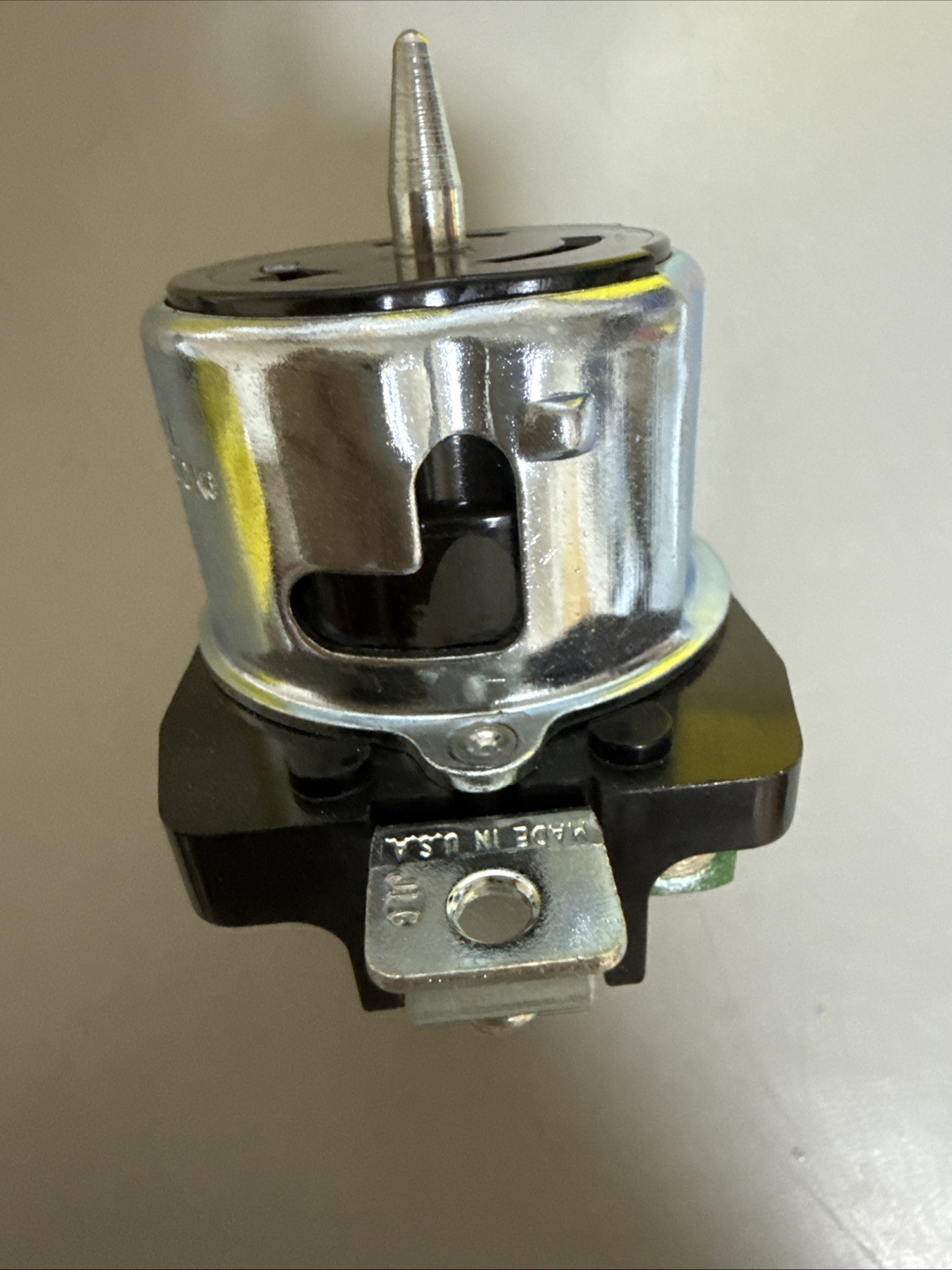 Hubbell CS8269 50A 250V Twist-Lock Receptacle 2 Pole 3 Wire Grounding NEW