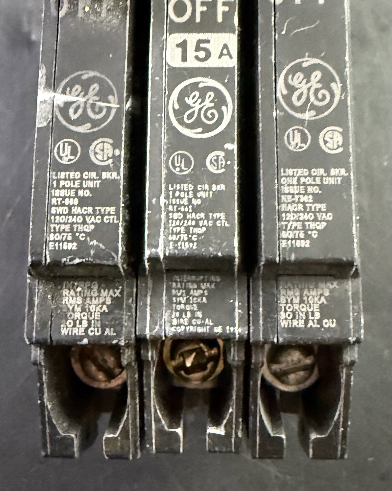 GE THQP115 15A Circuit Breaker – Lot of 3 Va1