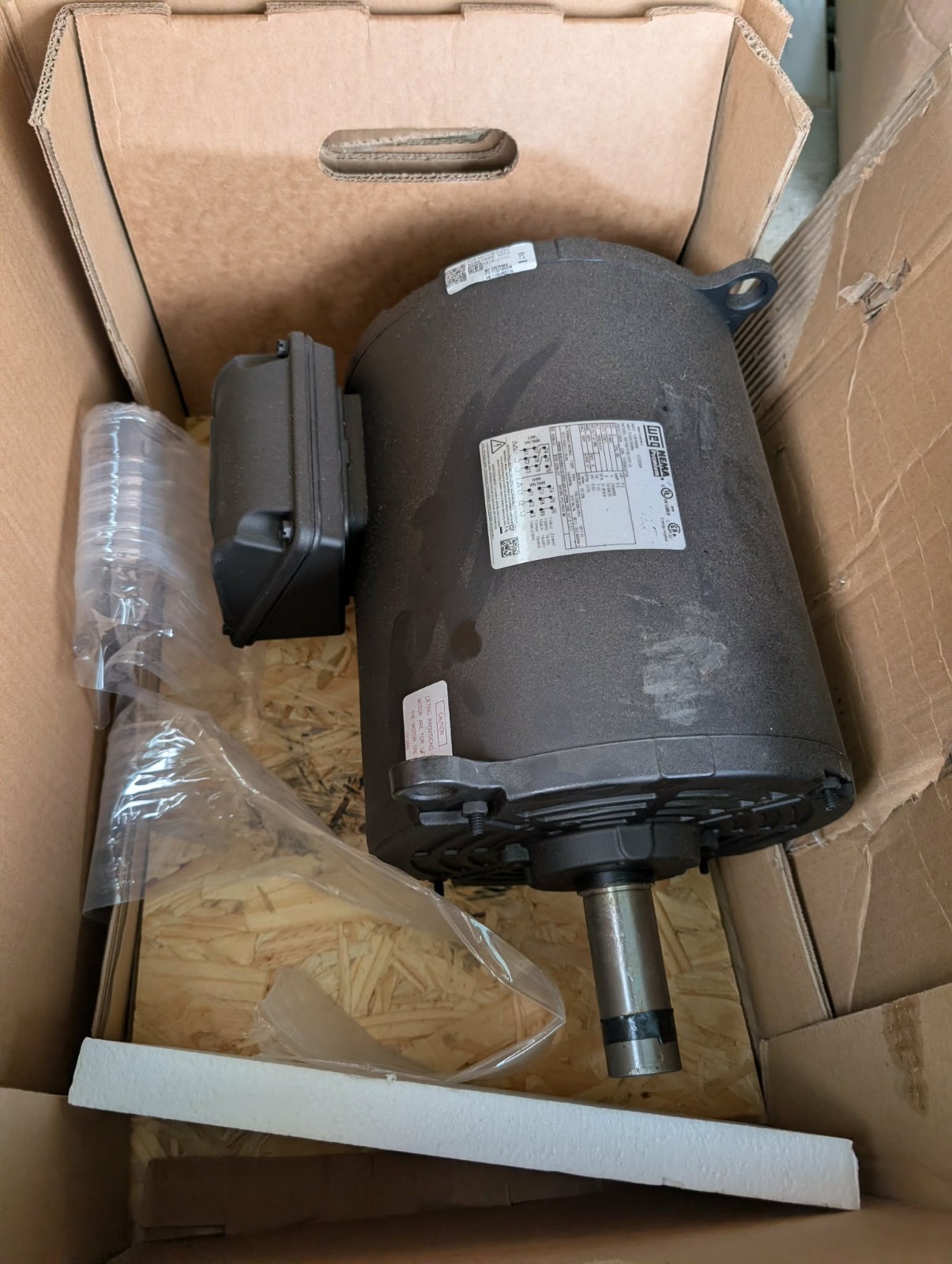 00718OT3E213T-S WEG motor 7 1/2 HP 1,770 Nameplate Open Drip Proof Rigid 3 Phase