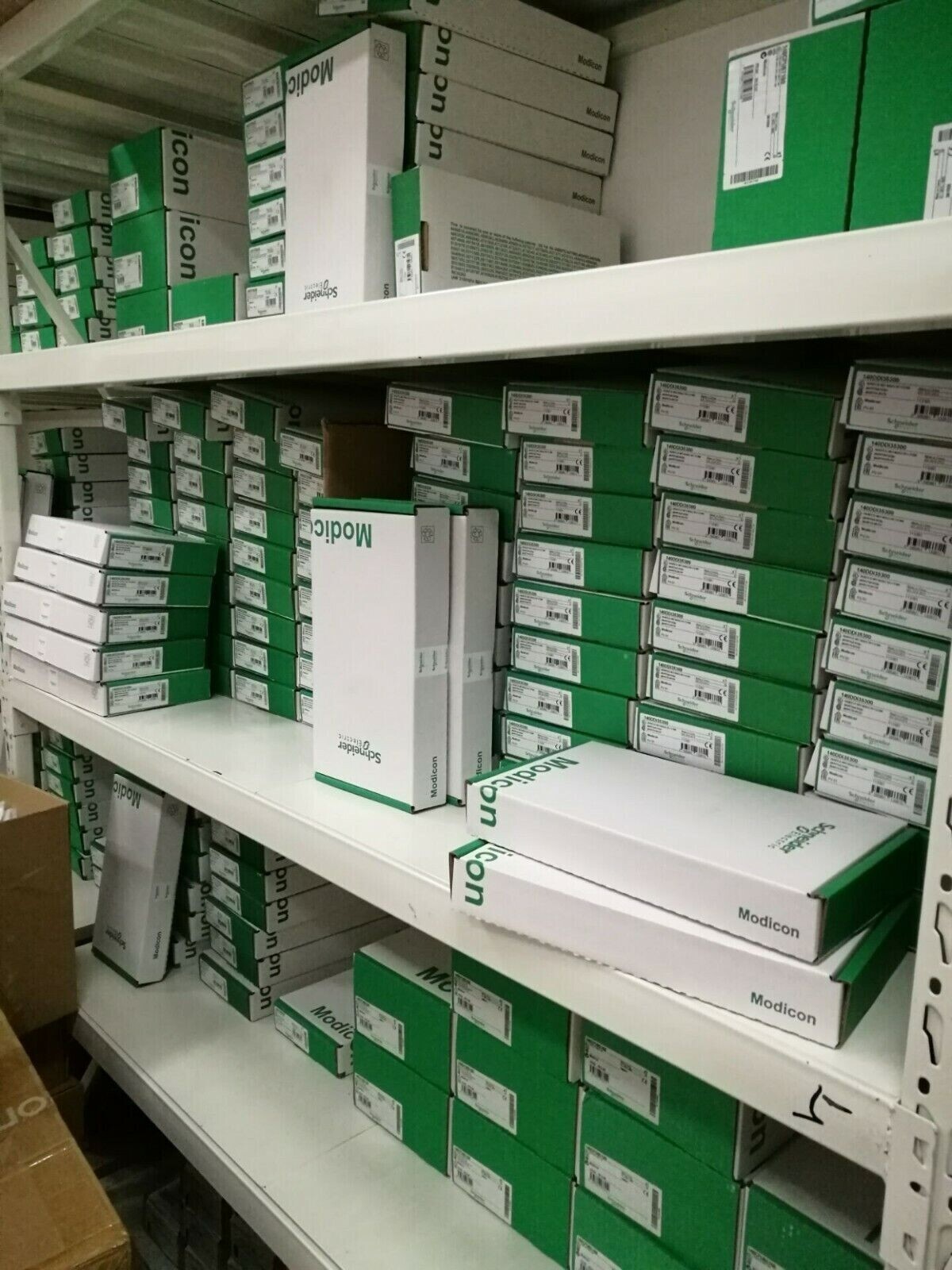 Schneider 170AAI14000 PLC Analog Input Module New In Box