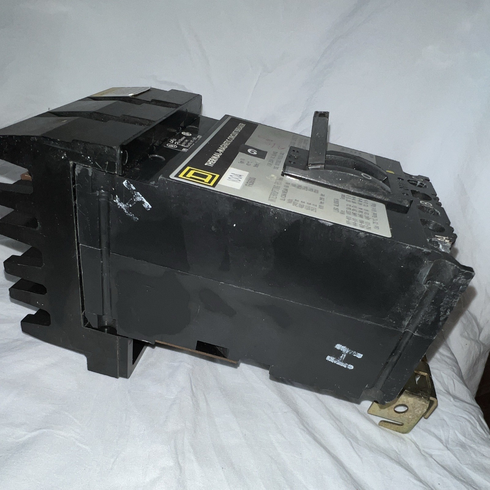 Square D FH36100 100A 3-Pole Thermal-Magnetic Circuit Breaker 451-500V