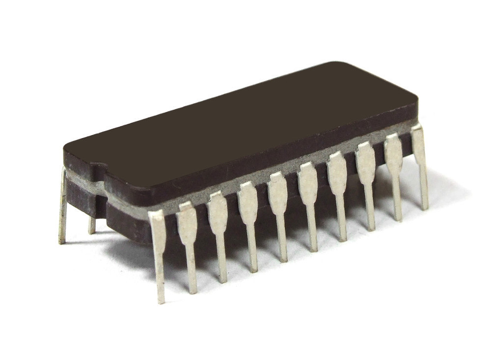 IDT6168SA25D 4Kx4-Bit 16K Static Memory SRAM Memory Ceramic IC DIP-20 25ns