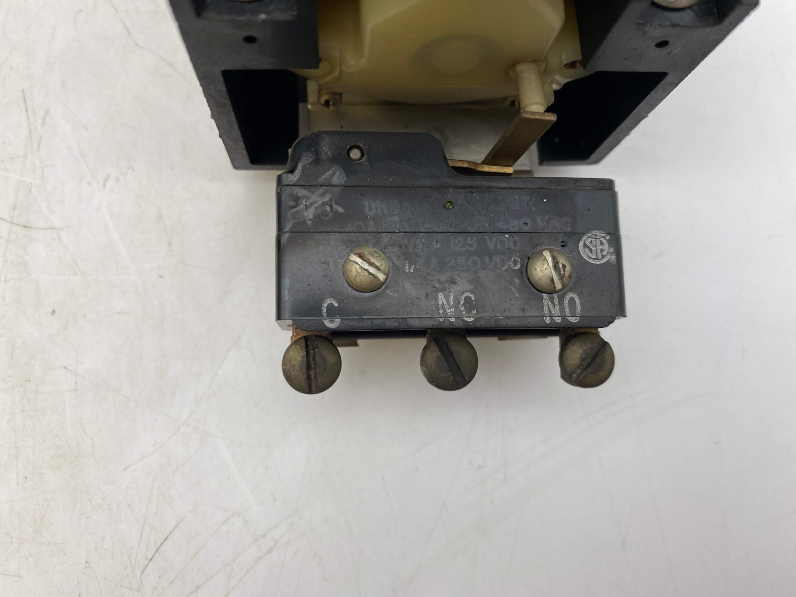 Agastat 7012VH Time Delay Relay 32VDC Coil 3-30 Minutes w/ Aux. Contact (Used)