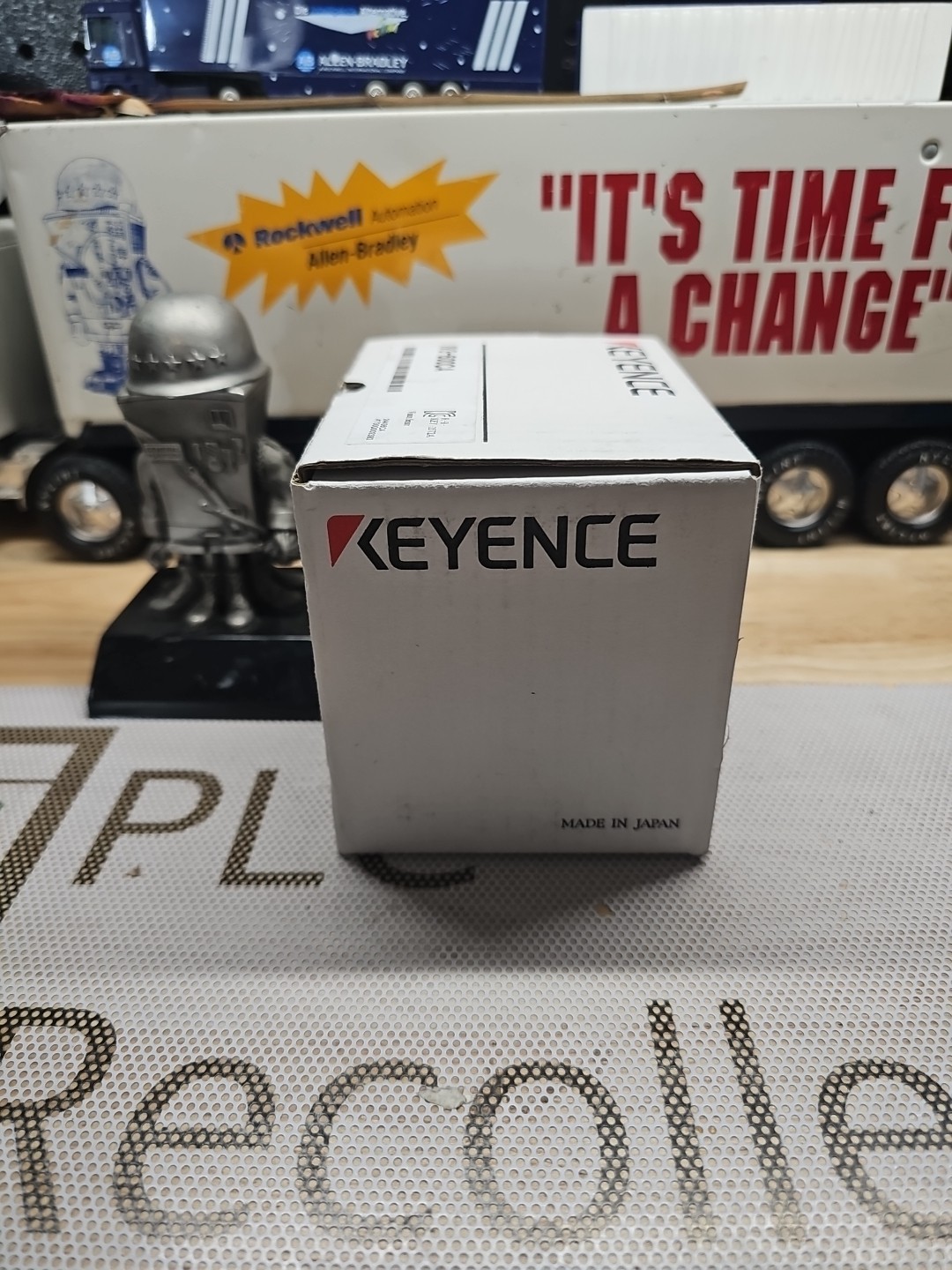 Keyence IV3-600CA Image Camera Real Pictures!!US Seller