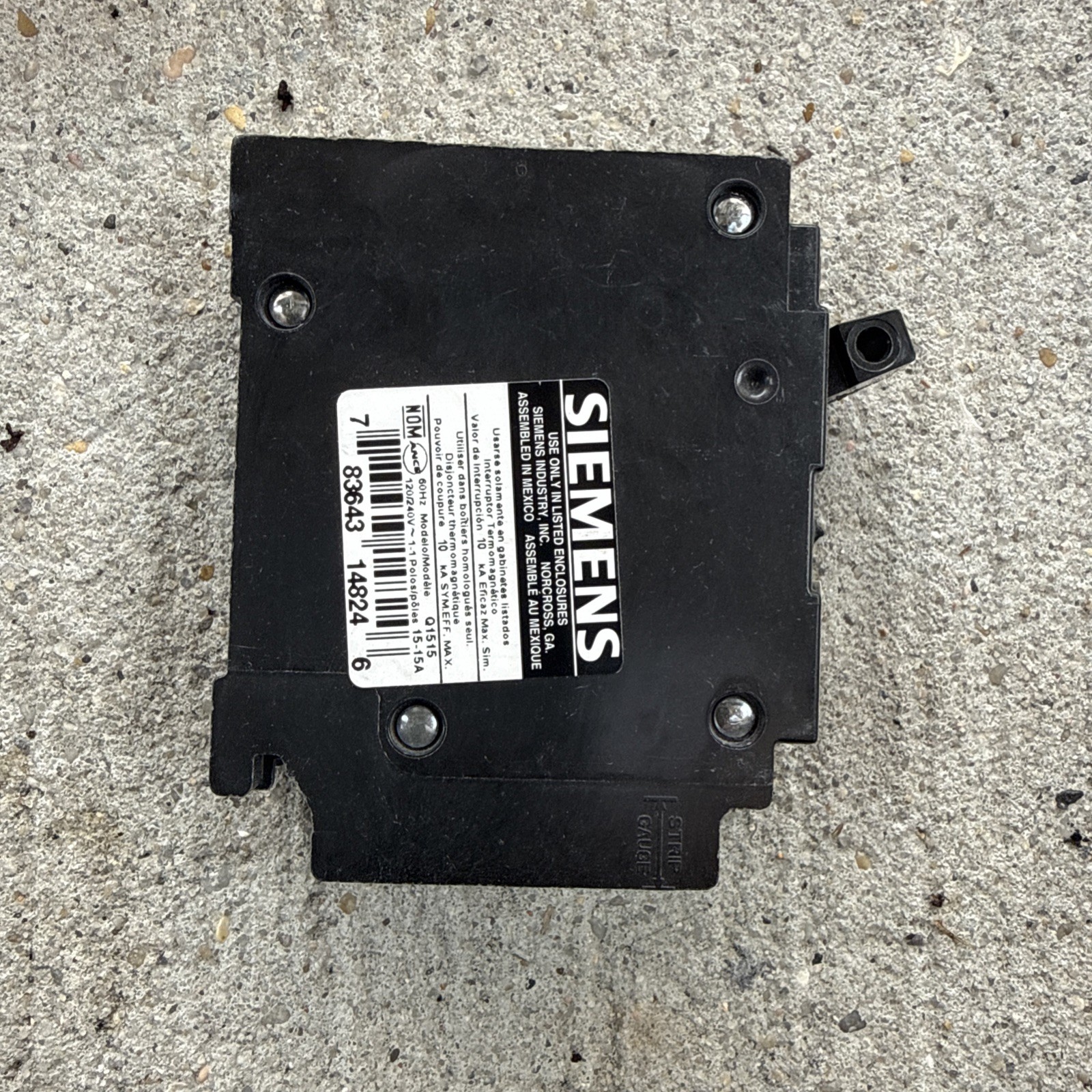 New Circuit Breaker Siemens Q1515AFCN 15/15 Amp AFCI Plug-On Neutral