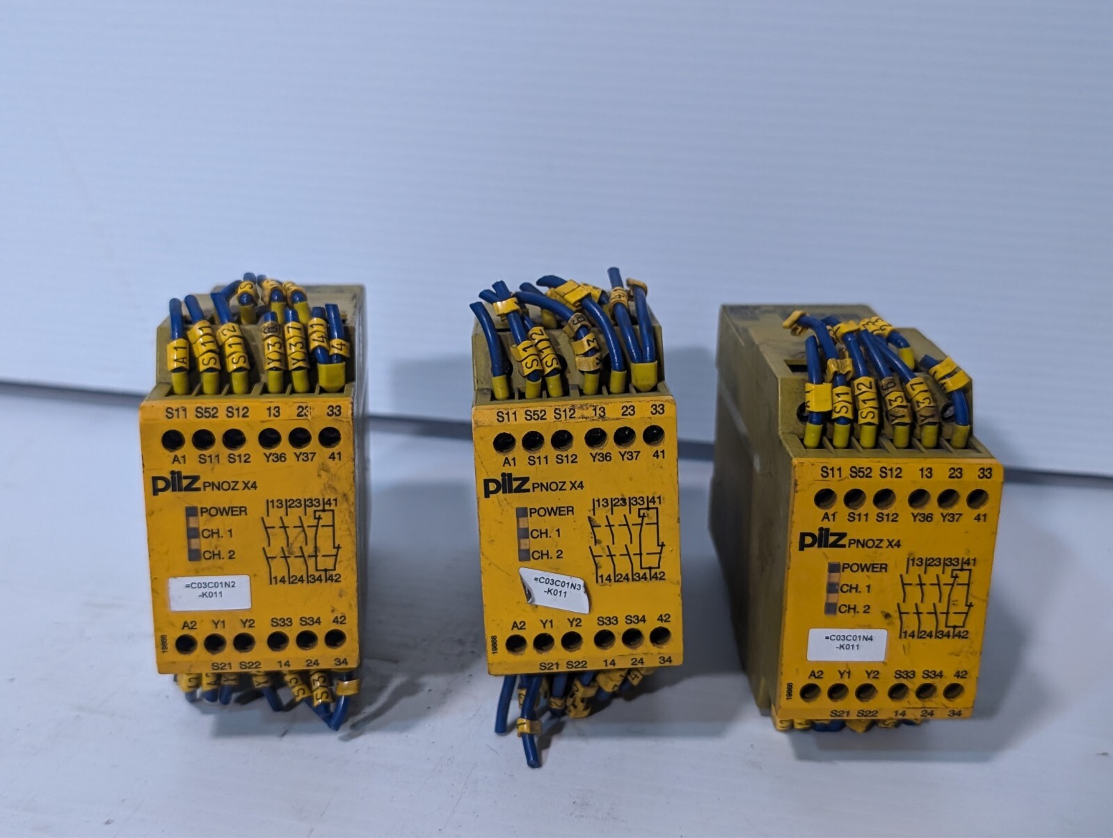 pilz PNOZ X4 safety relay, 24VDC, 3S 10, 2W, 774730 105382 as pictured