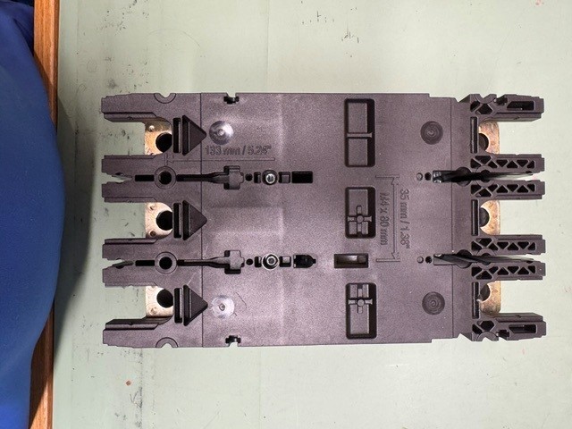 Siemens 3VA5222-6EC31-0AA0 225A , 3-Pole, 600V Circuit Breaker