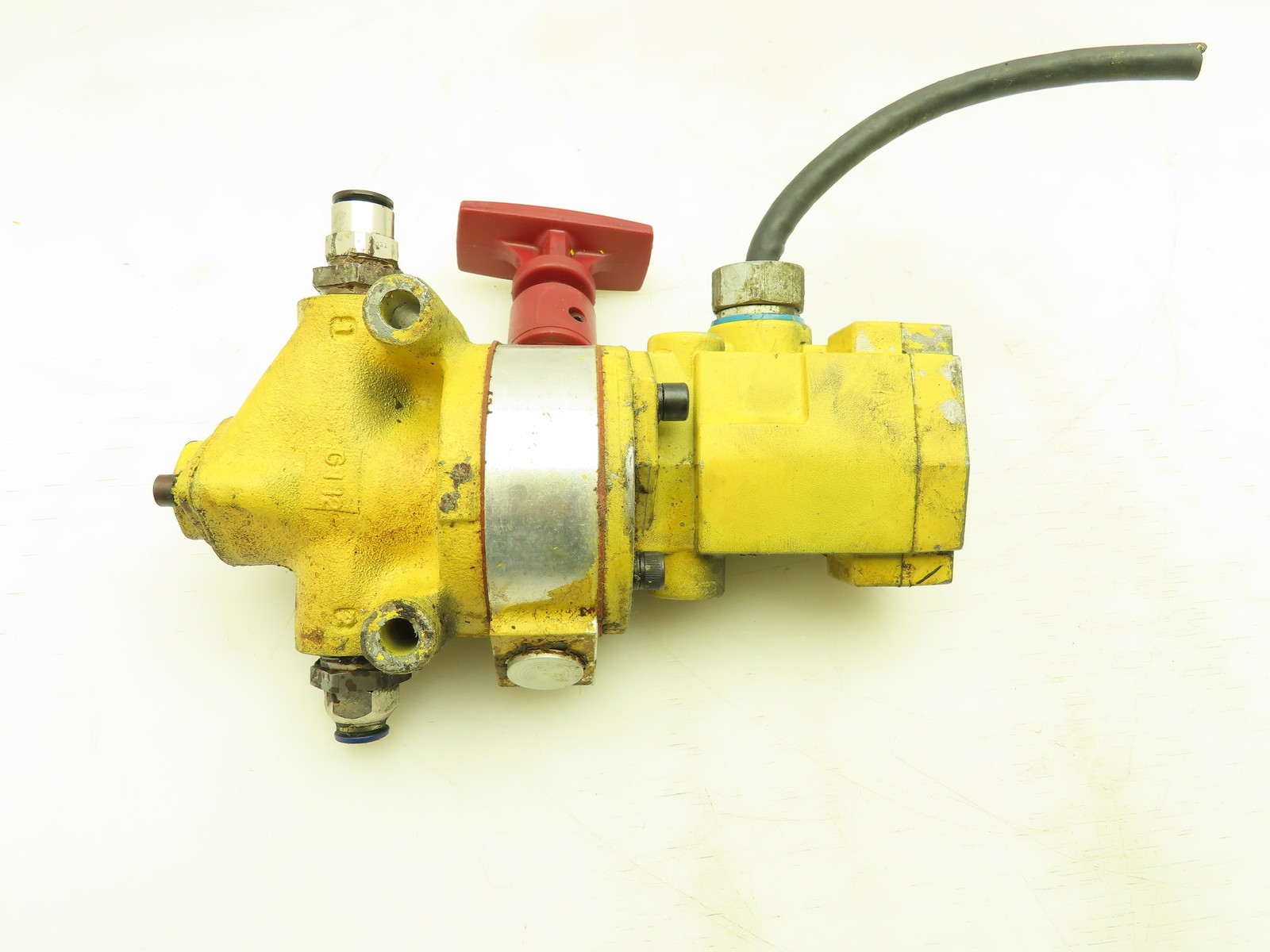Ross Y2773A4082 Pneumatic Solenoid LOX Lock-Out Control Valve 3/2-Pos 120V 1/2″
