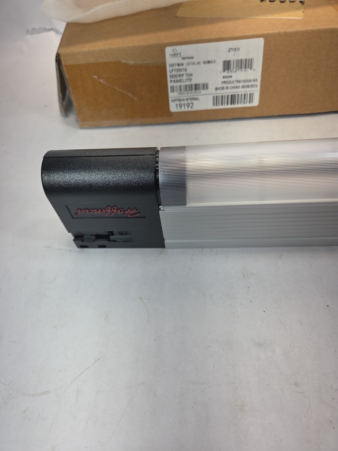 NOS Hoffman LF120V18 Light Fixture Panelite 115V 13A 18”-Long (new)