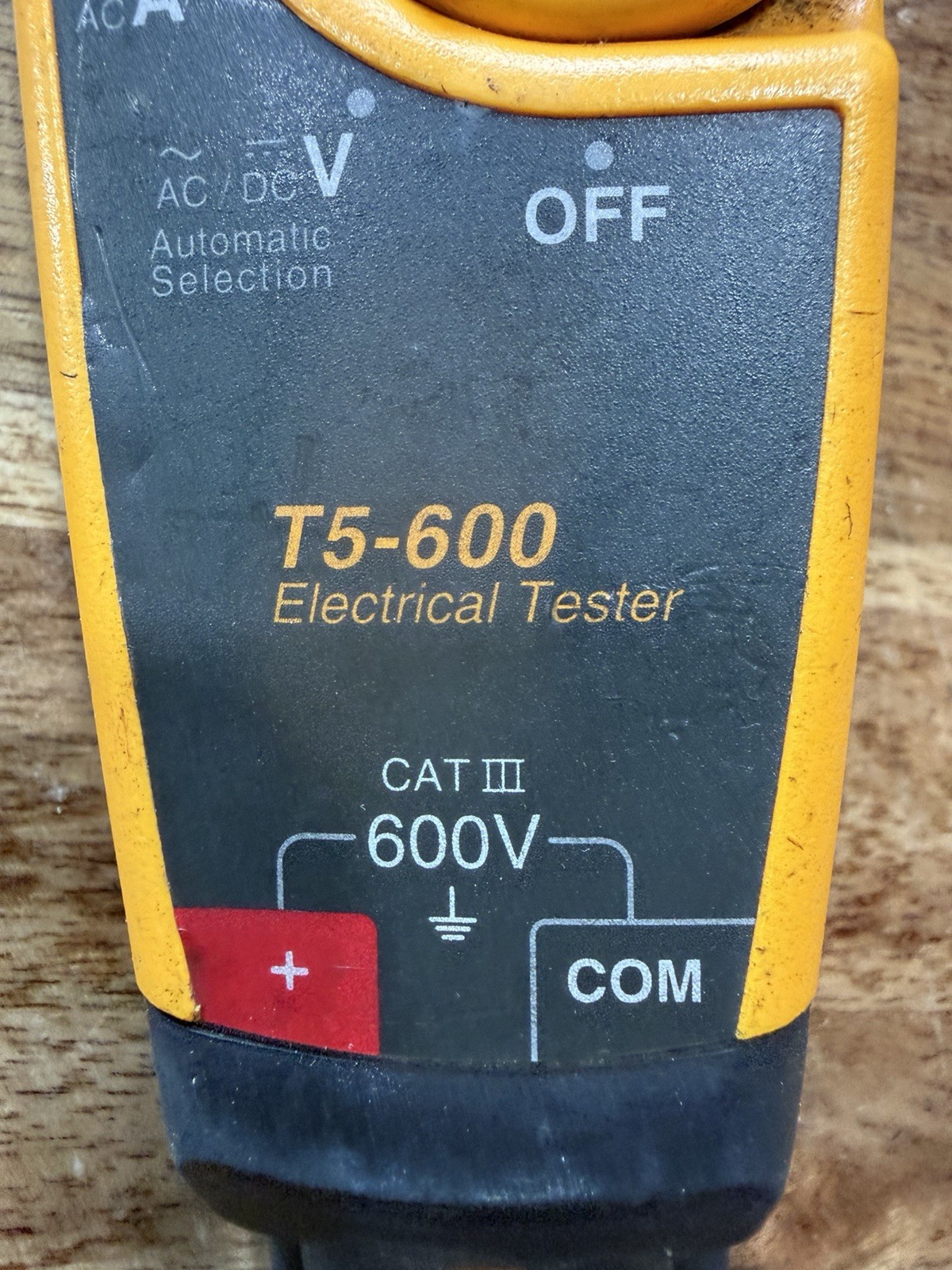 Fluke T5-600 Electrical Tester Clamp Meter w/ Original Leads Tested Works Great