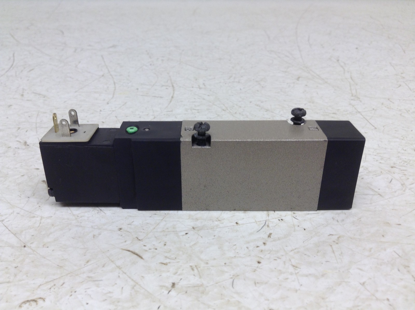 CKD 4KB219-B-ST 24 VDC Pneumatic Valve 4KB219BST (VT)