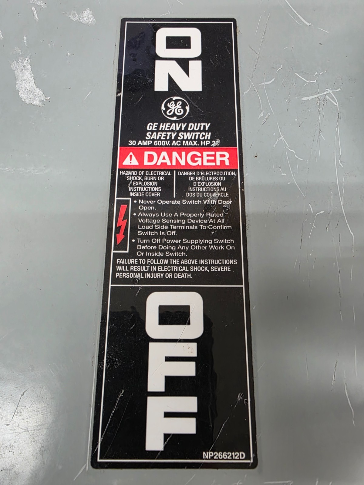 NOS GE THN3361 30 Amp Safety Disconnect Switch 3 Pole Indoor 600V Model 10