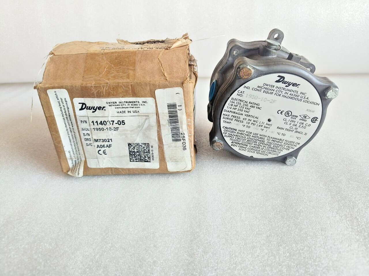DWYER 1950-10-2F EXPLOSION PROOF DIFFRENTIAL PRESSURE SWITCH NEW# FREE SHIPPING.