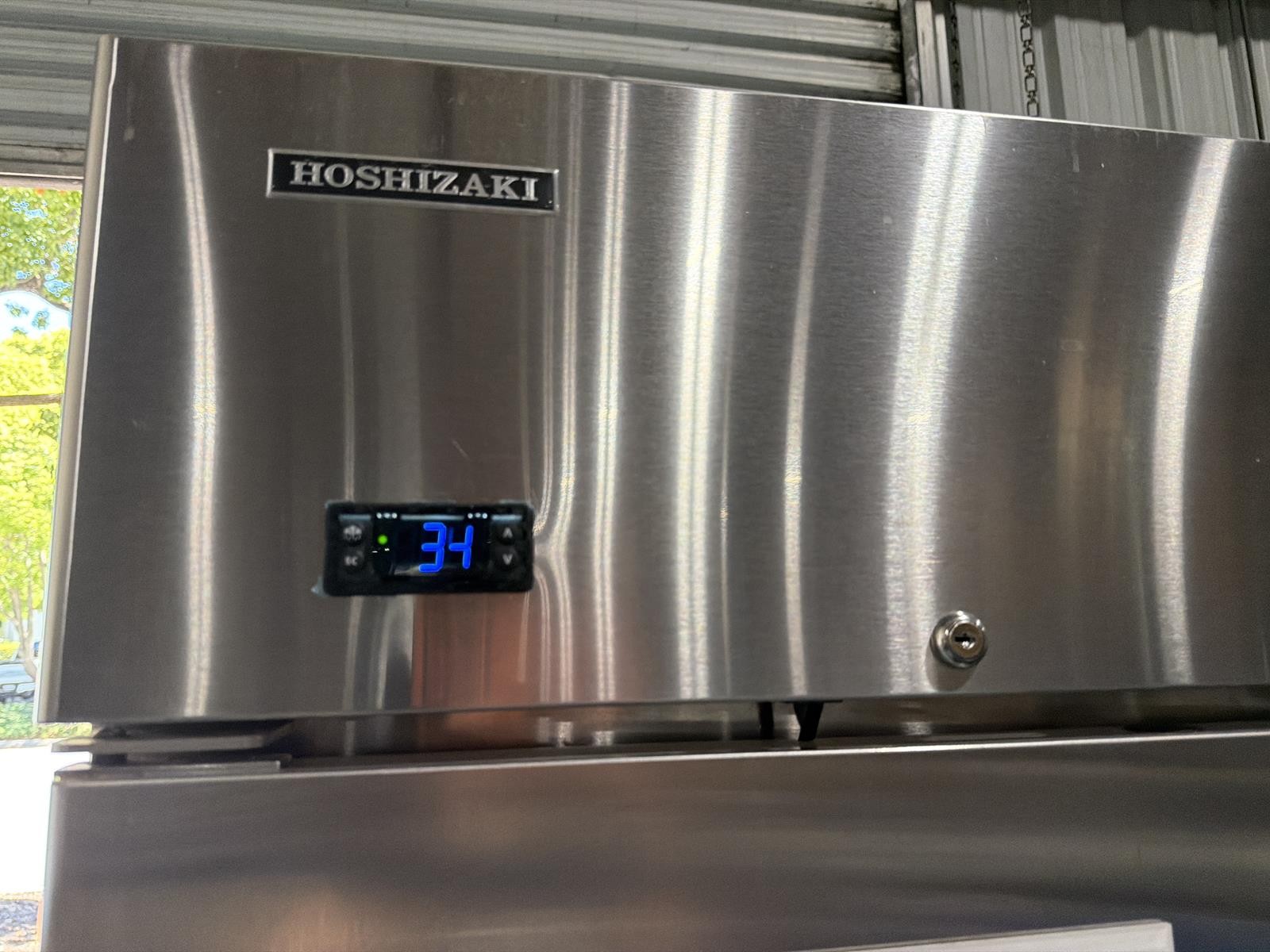 HOSHIZAKI CR2B-FS 2-SECTION, UPRIGHT, STRAINLESS DOUBLE-DOOR REFRIGERATOR