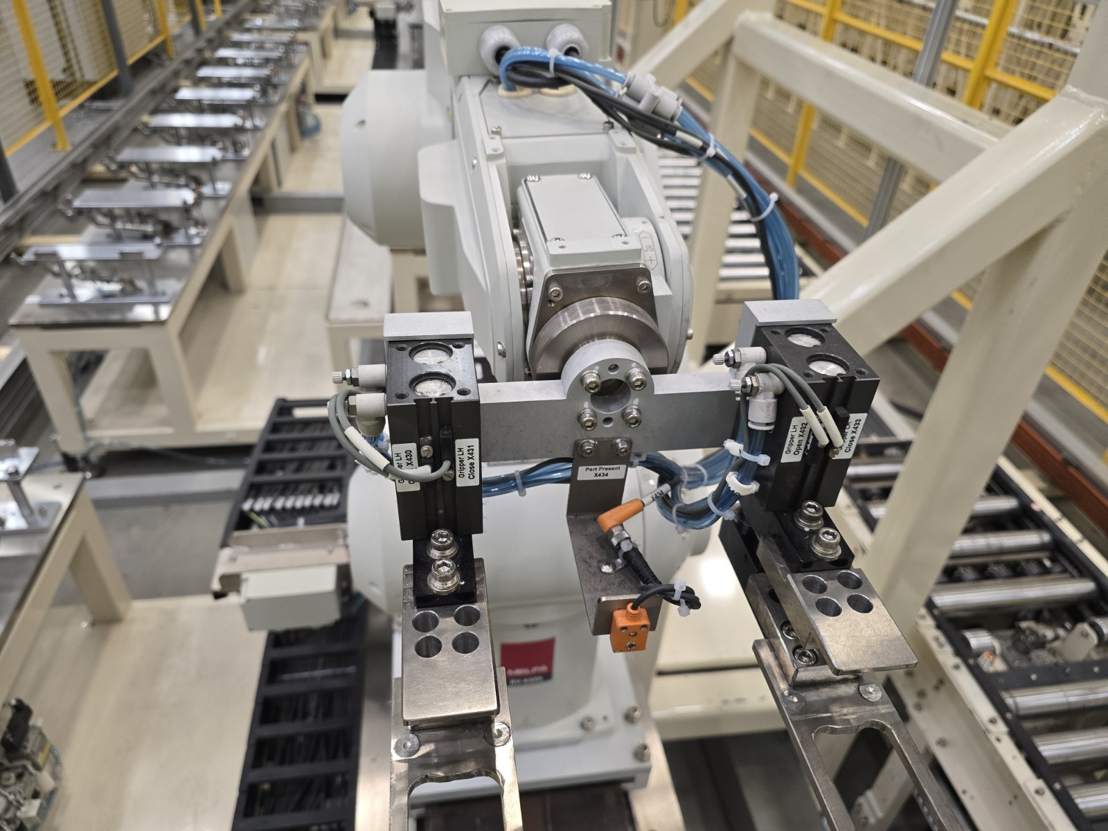 Mitsubishi Industrial Robot and Controller MELFA RV-6SDL