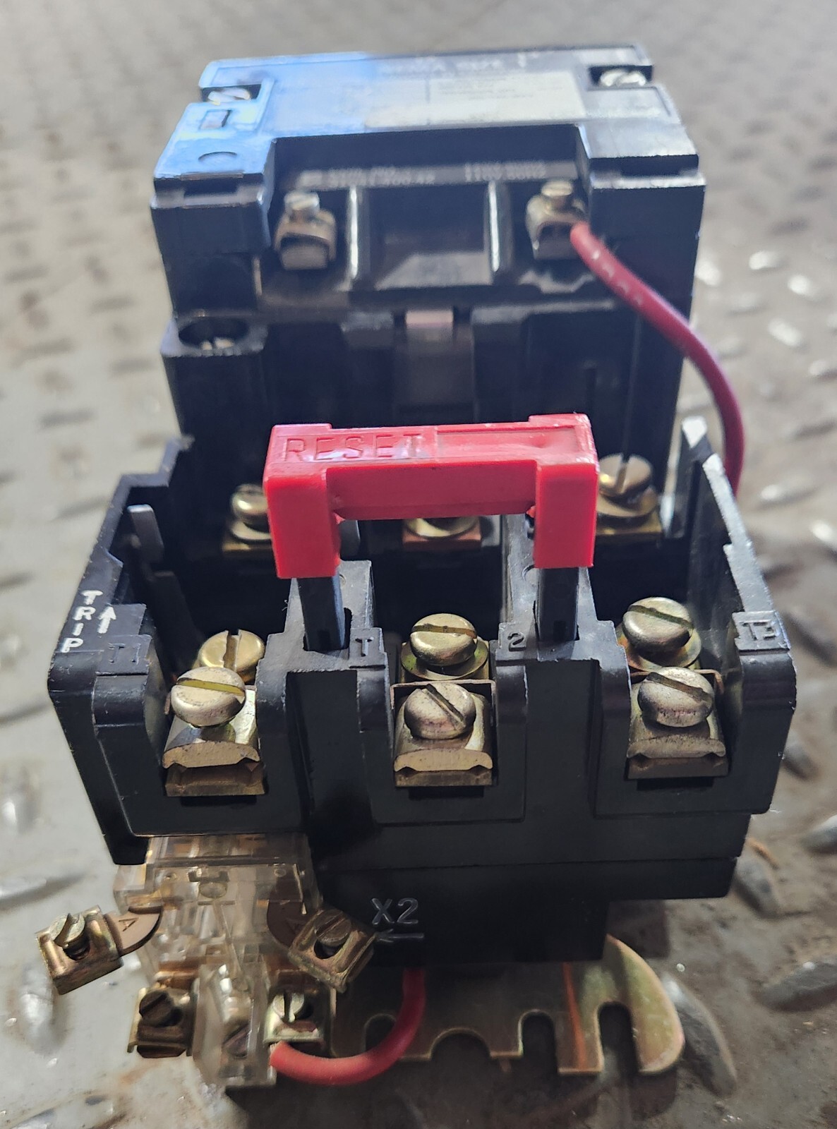 SQUARE D SIZE 1 110/120 VAC COIL SERIES A FORM S 8536SCO3VO2S