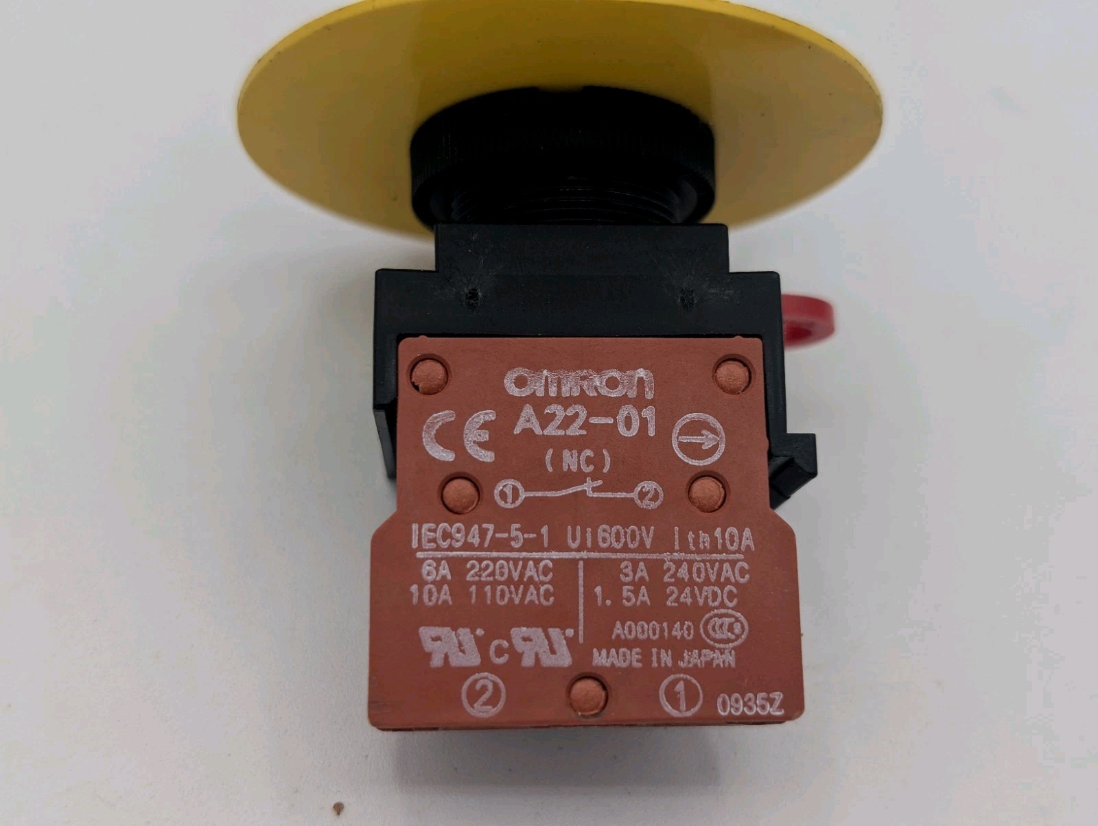 Omron A22E-M-03 Emergency Stop Pushbutton, Turn Reset, 40mm Head