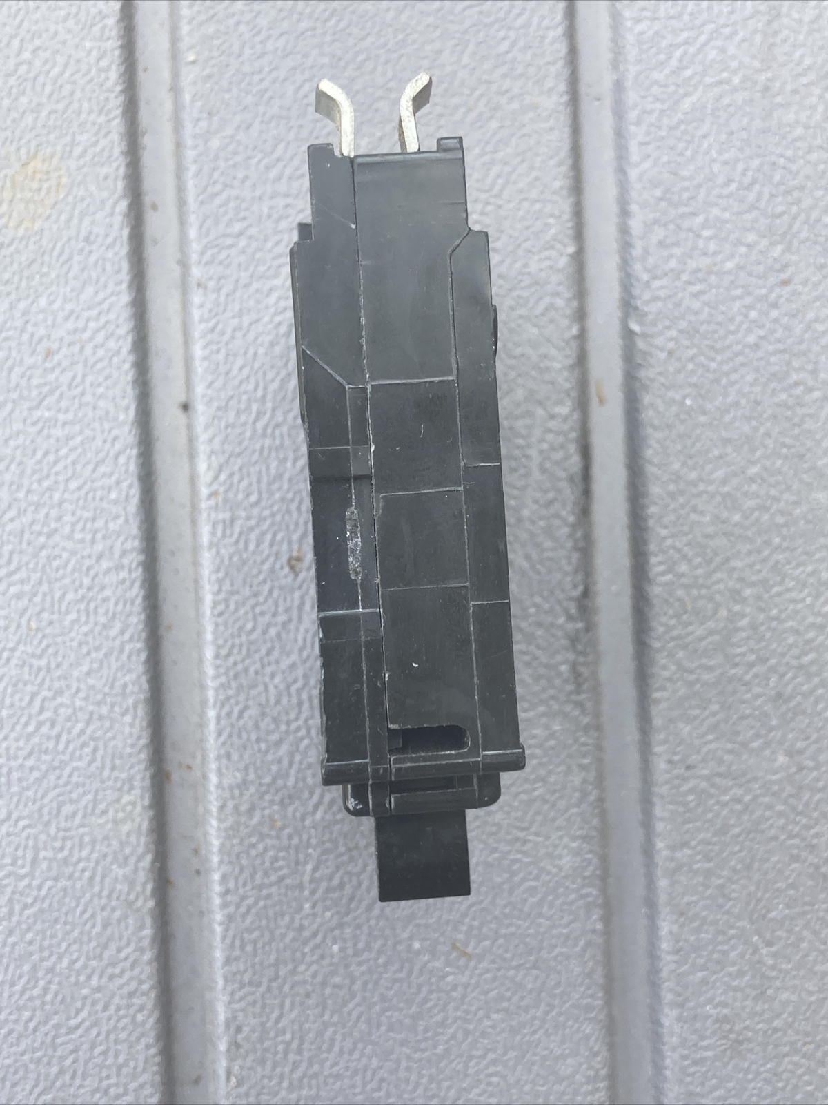 Square D QO130 30 Amp 1 Pole 120/240V Circuit Breaker Type QO Yellow D