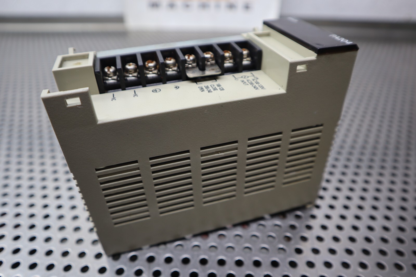 Omron C200HW-PA204 Power Supply AC100-120/200-240V 50/60Hz Used (Missing Cover)
