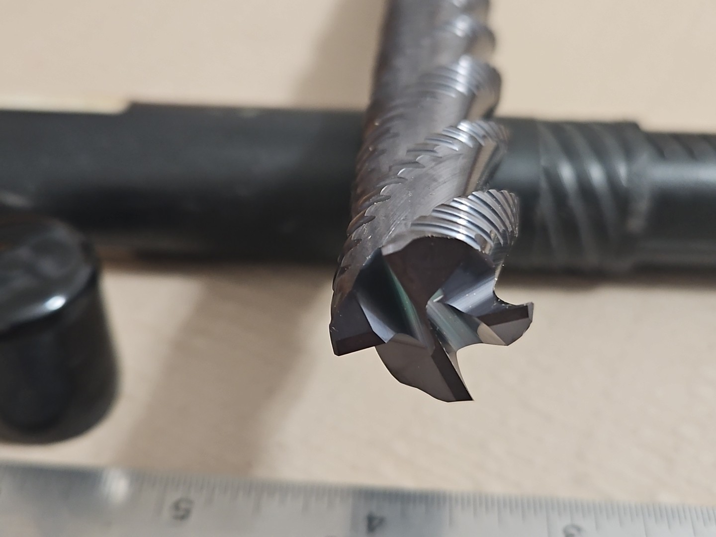 NEW GUHRING 3/4” x 4.5” LOC x 7” OAL.4FL Coarse Pitch Rougher Carbide C.Cutting