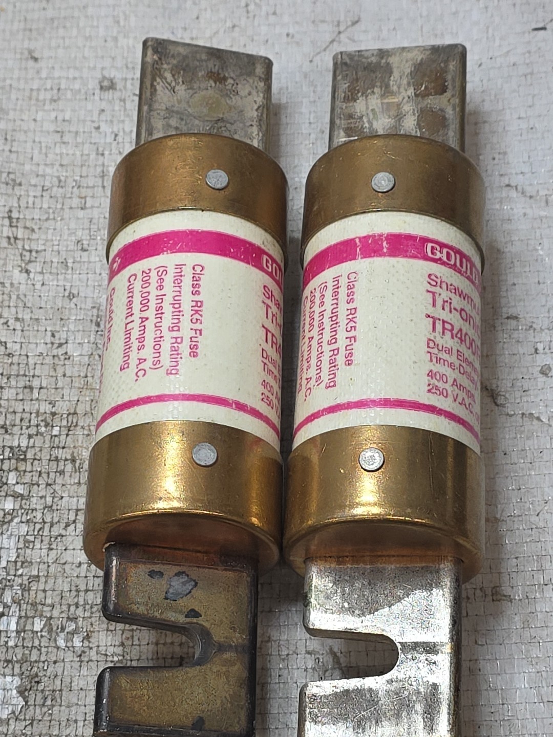 LOT OF 2 -TR400R Gould Shawmut Tri-onic 400A Fuse Class RK5 250V, TESTED- (CF6N)