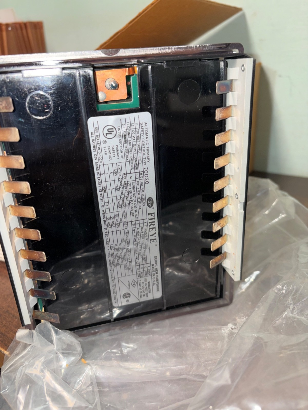NOS FIREYE 70D20 AUTOMATIC PRIMARY SAFETY CONTROL SOLID STATE BURNER MANAGEMENT