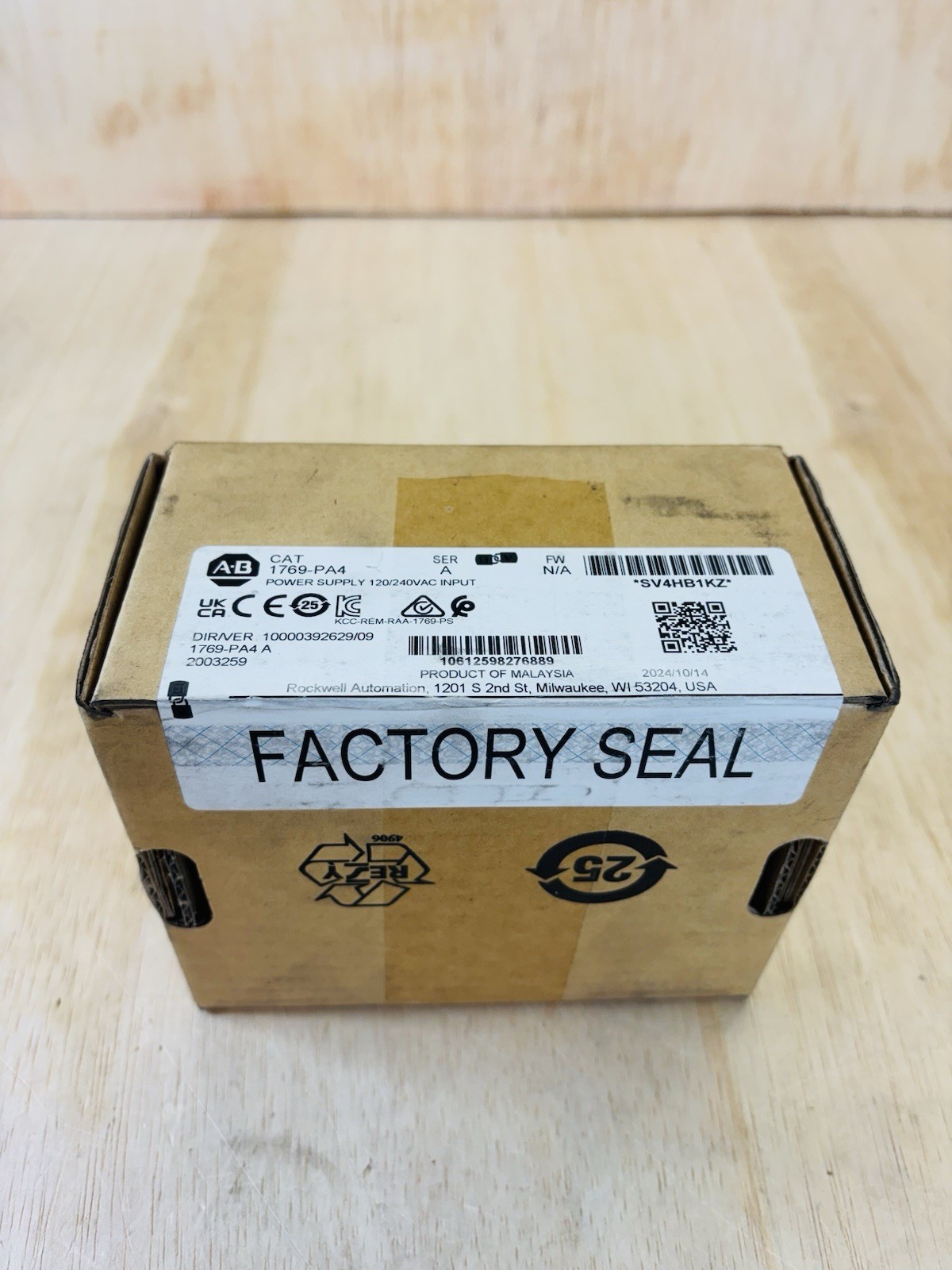 Factory Sealed 1769-PA4 Allen-Bradley Power Supply 120/240VAC Input Module SER A