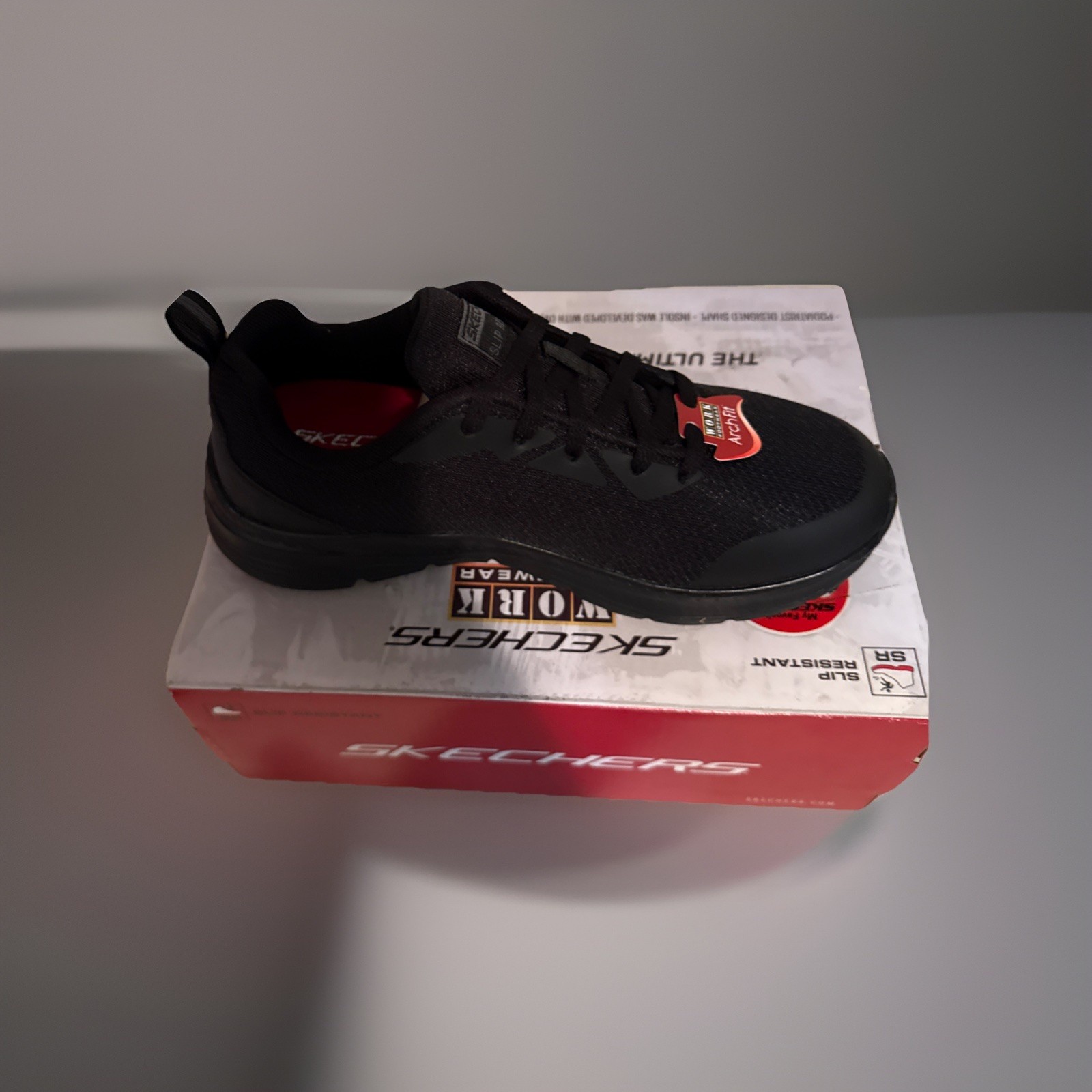 Skechers Women’s Size 5.5 Arch Fit Slip Resistant Work Shoes