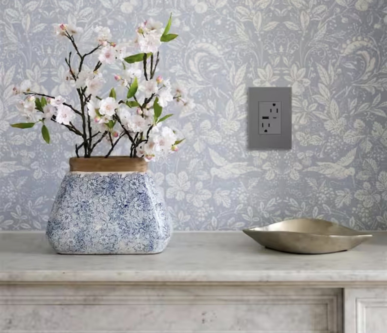 Legrand Adorne Dual USB Plus-Size Outlet Combo, #ARTRUSB156ACM4, Magnesium, New