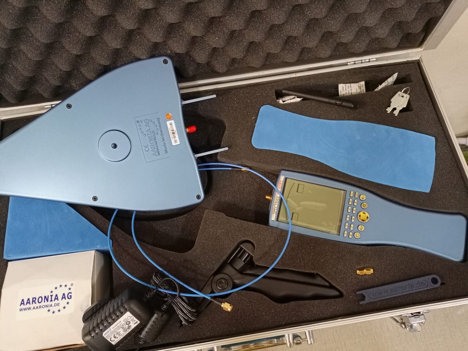 AARONIA AG SPECTRAN HF-6085 Spectrum Analyzer Need Battery