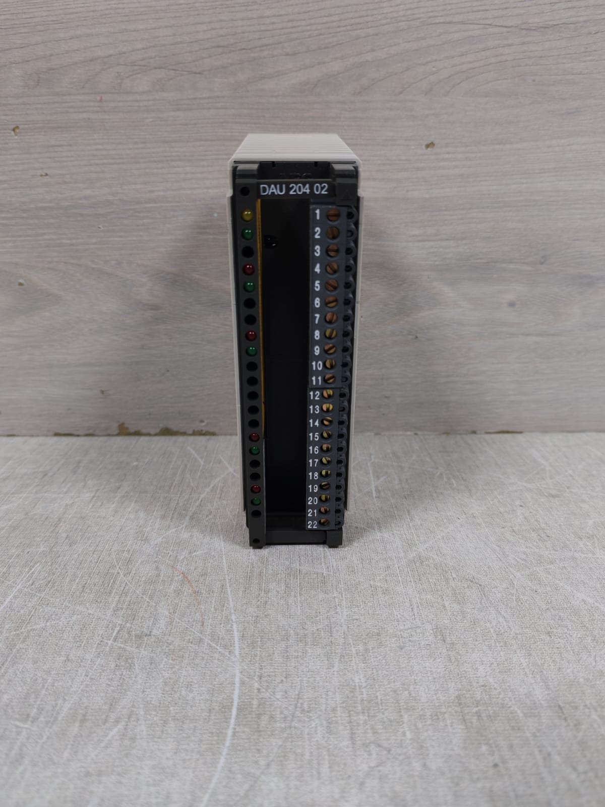 SCHNEIDER A120-COMPACT AS-BDAU-204 4 CHANNEL ANALOG OUTPUT