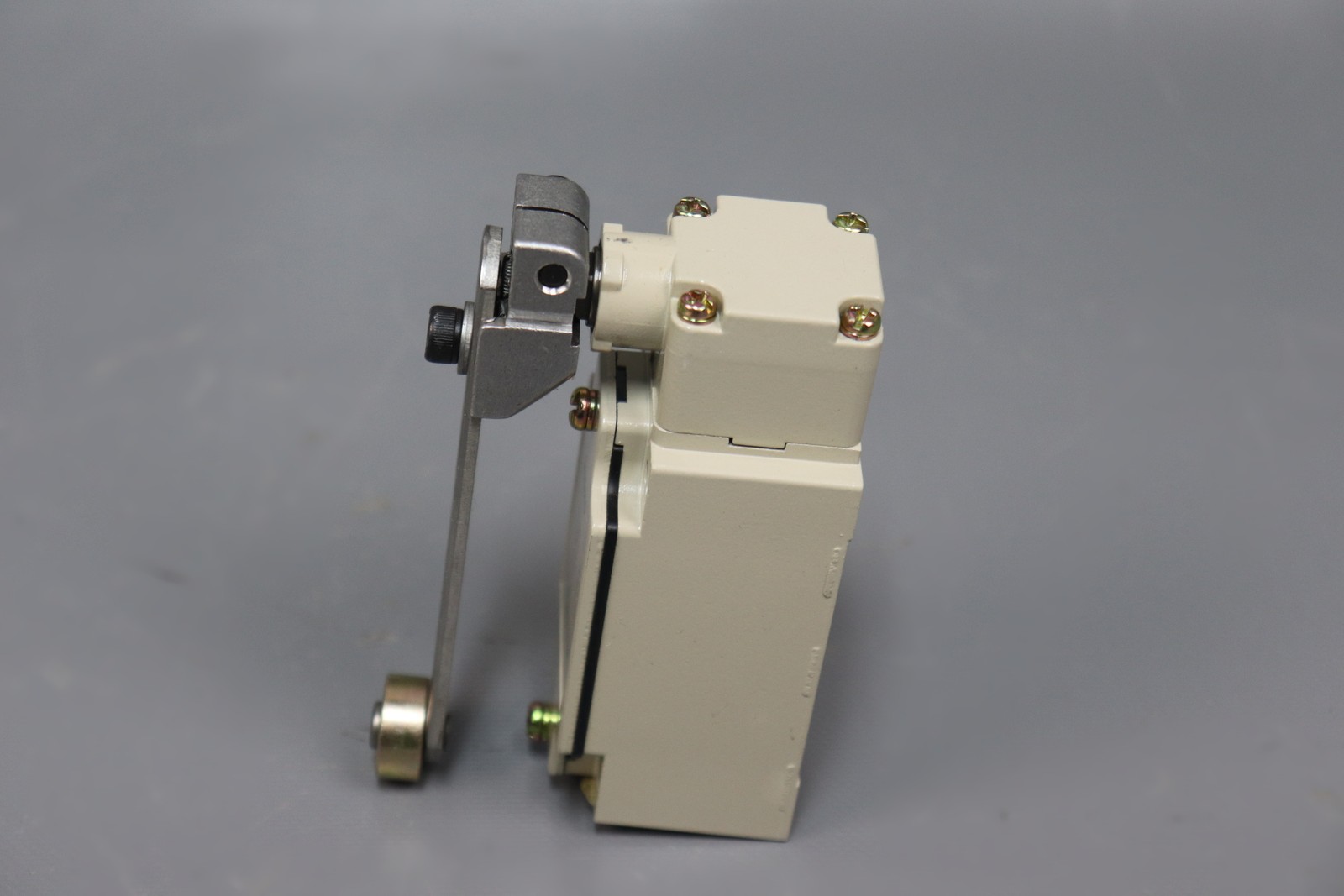 Yamatake Honeywell LJA10-15A11N-005 Limit Switch IP67 LJA1015A11N005 Unused