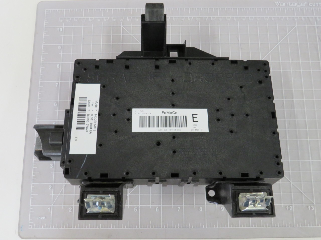 FOMOCO 9L3T 15604 EA 9130EPN0FB INTERIOR CABIN FUSEBOX W CONNECTOR DAMAGE T15961