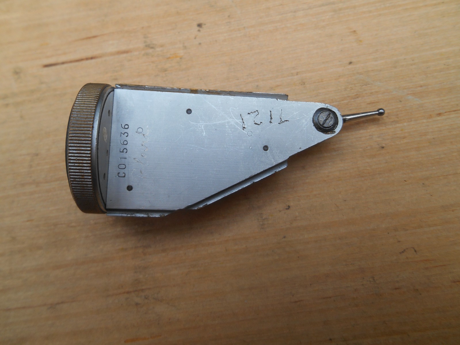 Brown & Sharpe 7037-2 Vertical BesTest Dial Test Indicator .0005 gr swiss made