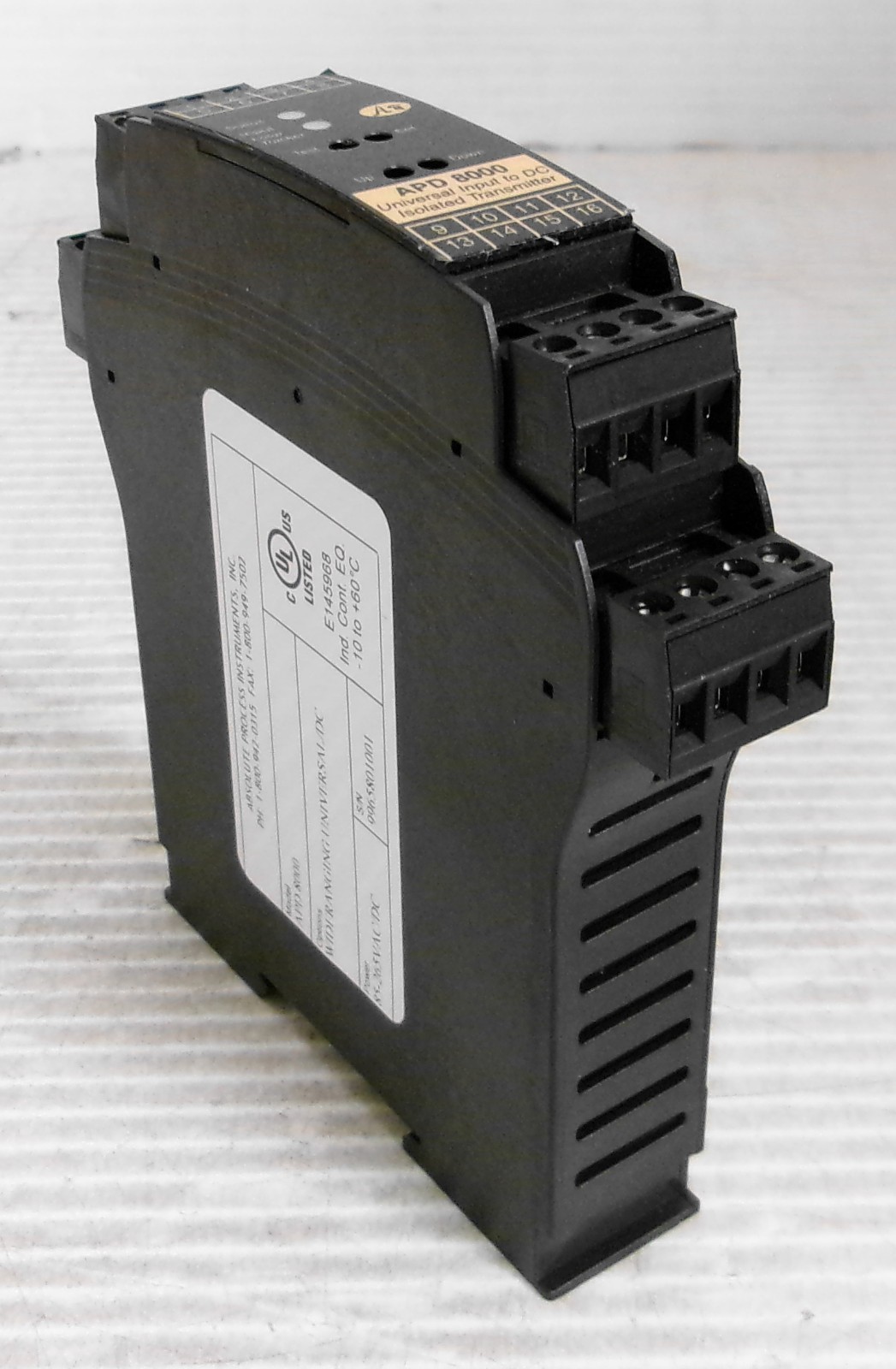 Absolute Process Instruments APD 8000 Universal Input to DC Transmitter