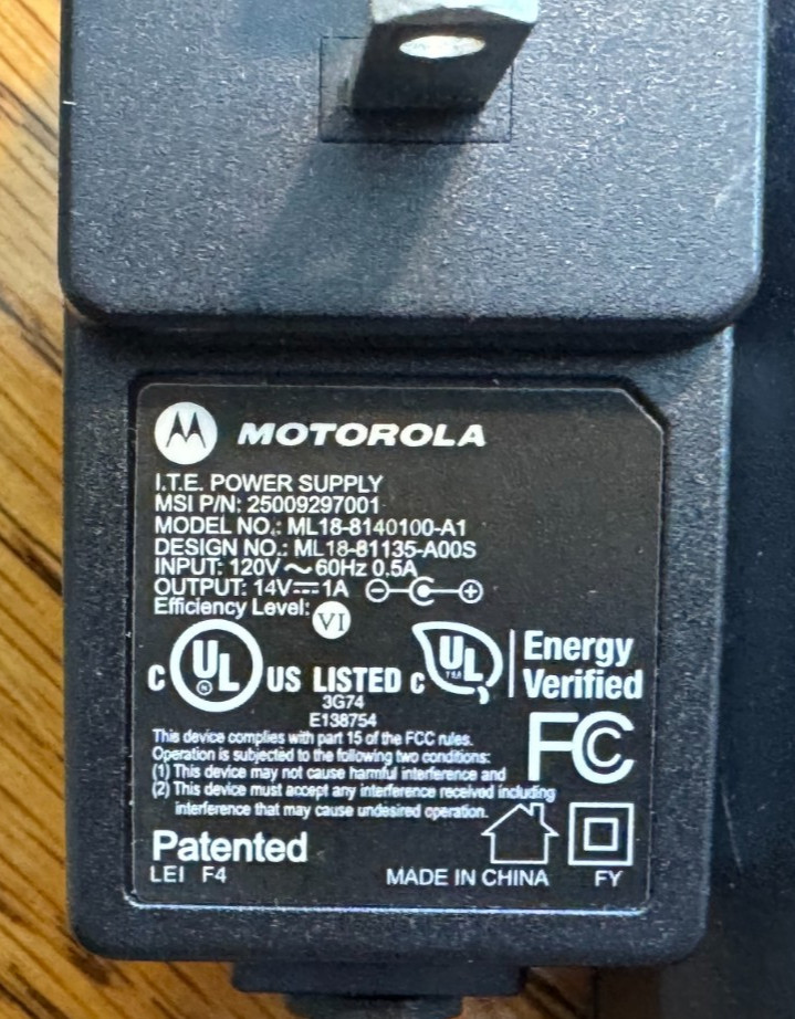 Motorola XPR7550e 403-512 MHz UHF AAH56RDN9WA1AN great condition