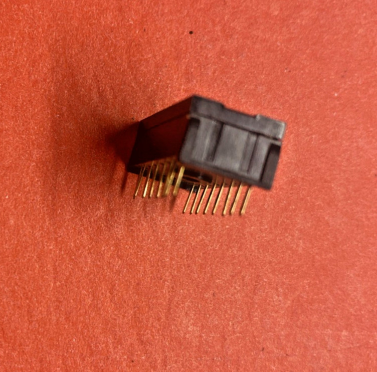 25 Pcs 16-pin Gold DIP IC Socket 2.54mm Pitch