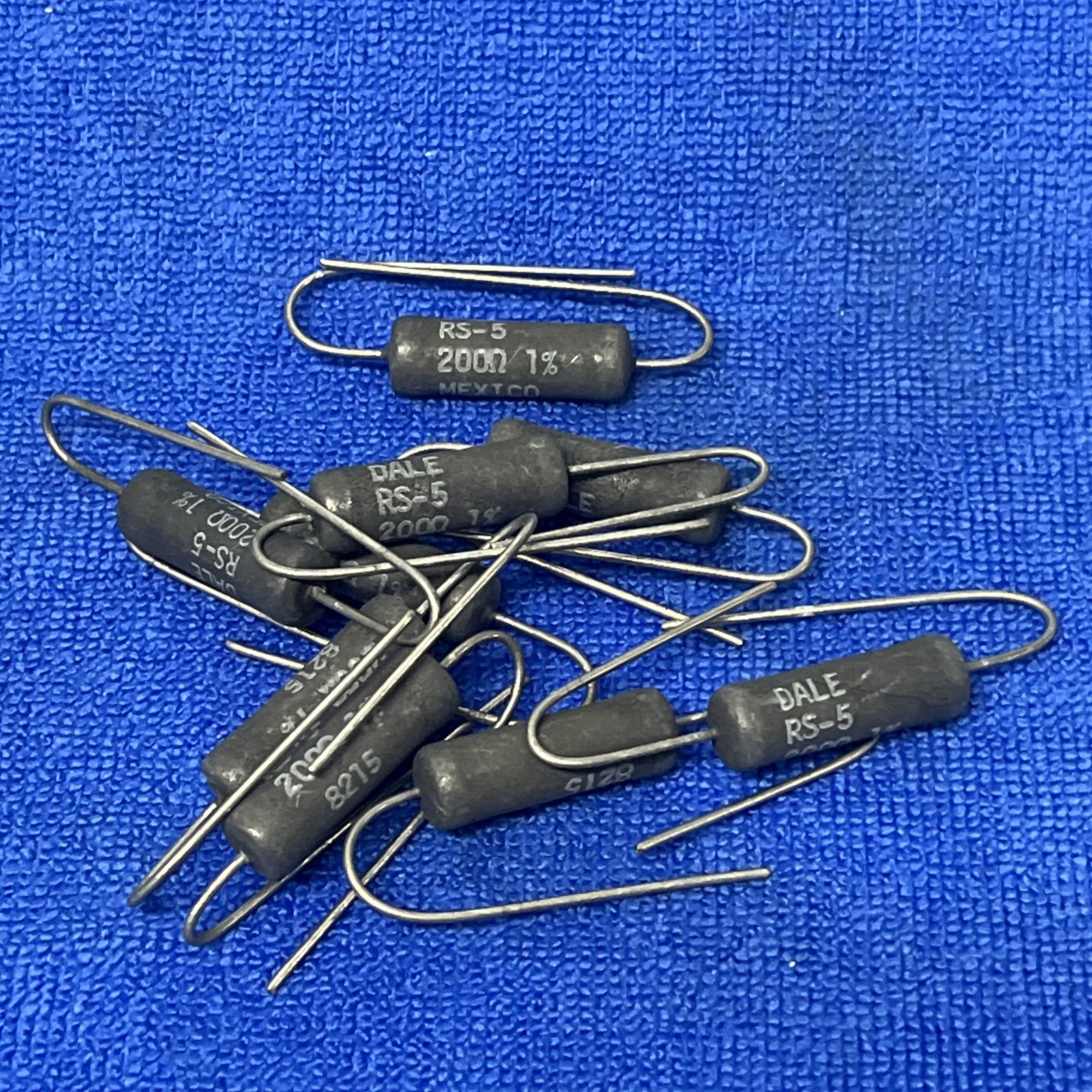 DALE ~ RS-5-200-1% ~ RESISTOR, WIRE WOUND, 5 W, 1 %, 20 ppm, 200 ohm (LOT OF 9)