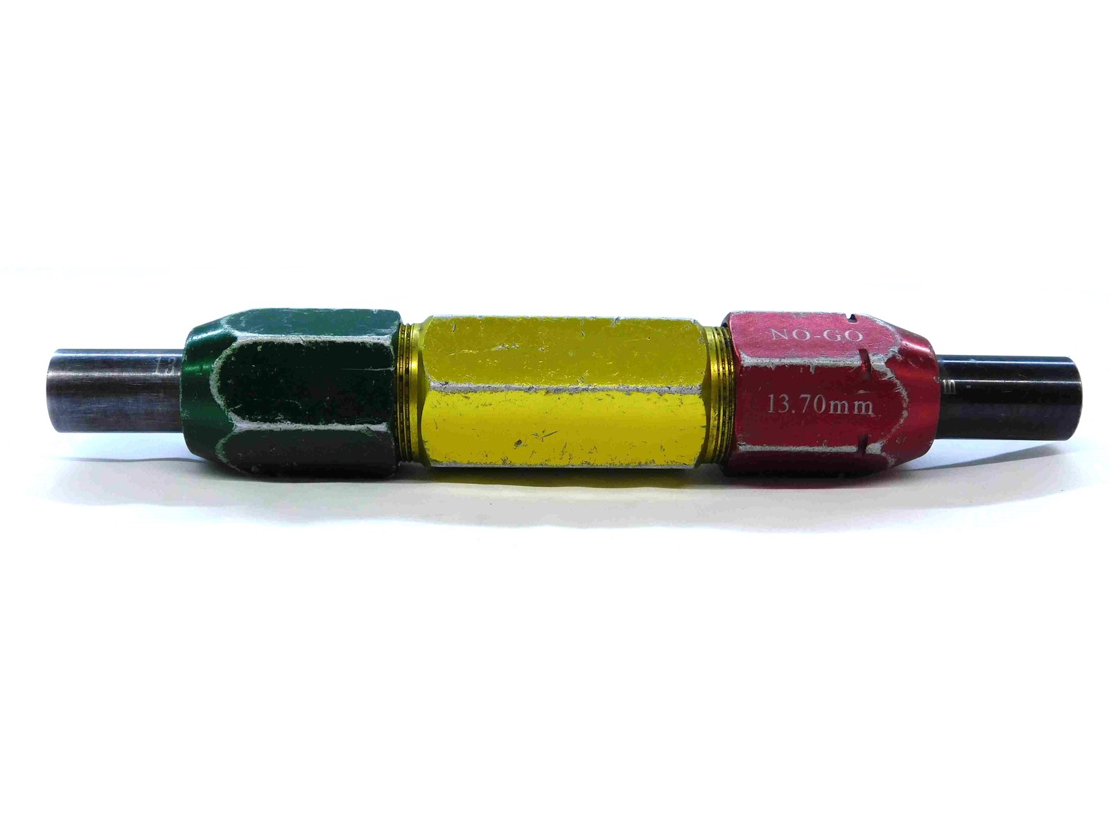 13.300 & 13.700 CL ZZ mm PIN PLUG GAGE GO NOGO 13.000 +.300 13 .5236 13.30 13.70