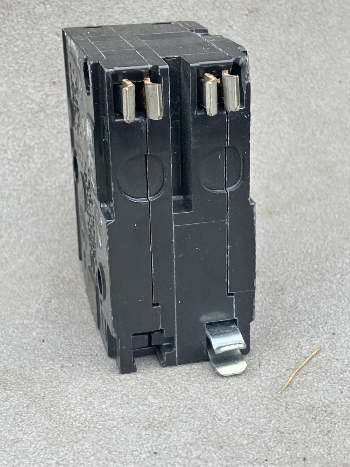 Square D QO215 15A Miniature Circuit Breaker 2-Pole QO 10kA Yellow D ~used