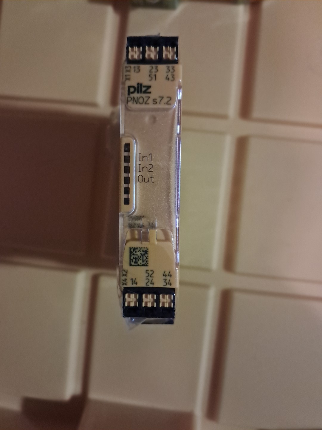 New Pilz 751177 Safety Relay.Genuine Factory Sealed