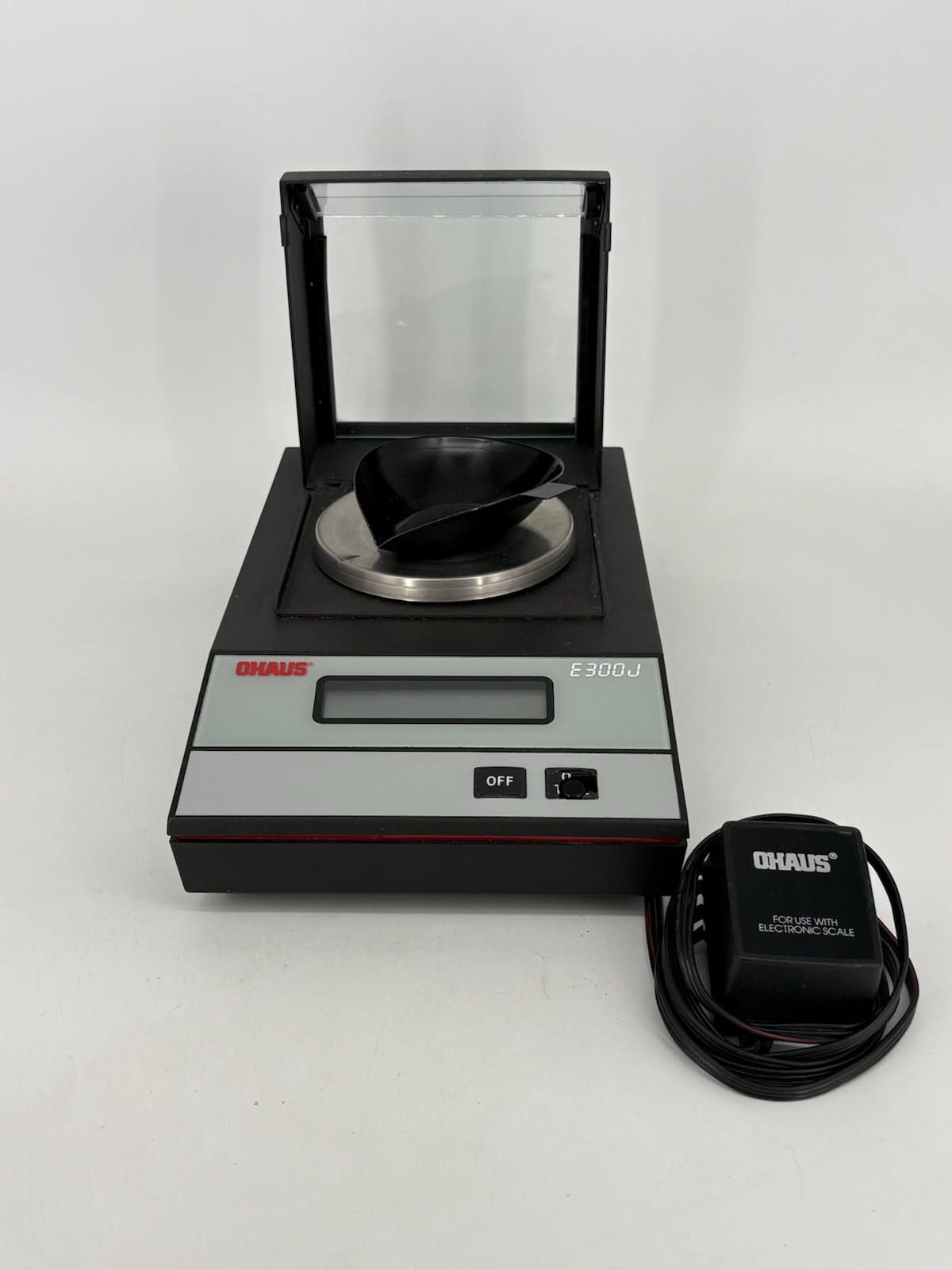 Ohaus Scale E300j – See Photos