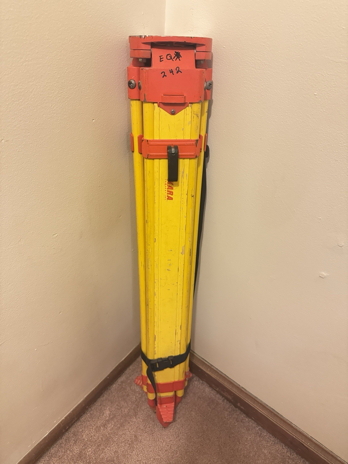 Heavy-Duty Wooden Tripod W/ Quick Clamps For Total Station, GPS- Levels